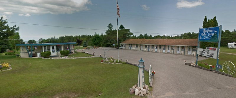 Mackinac Lakefront Cabins (Mackinac Motor Lodge Resort) - 2011 (newer photo)